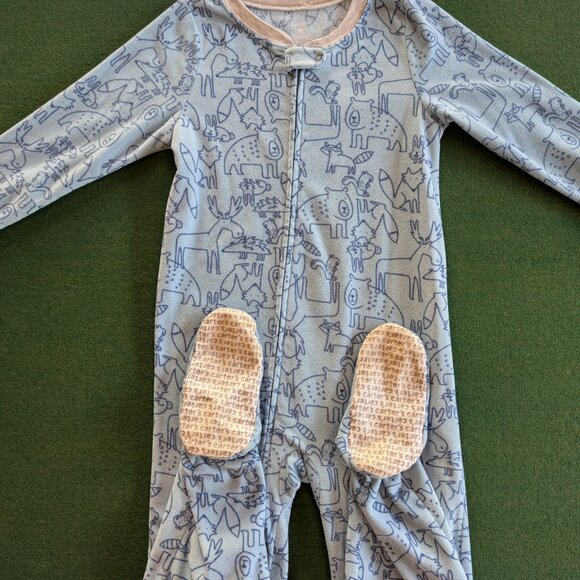 Bundle of Carter's Boy's Full-zip, Fleece, Footed Pajamas 5T 💙 - Picture 8 of 9